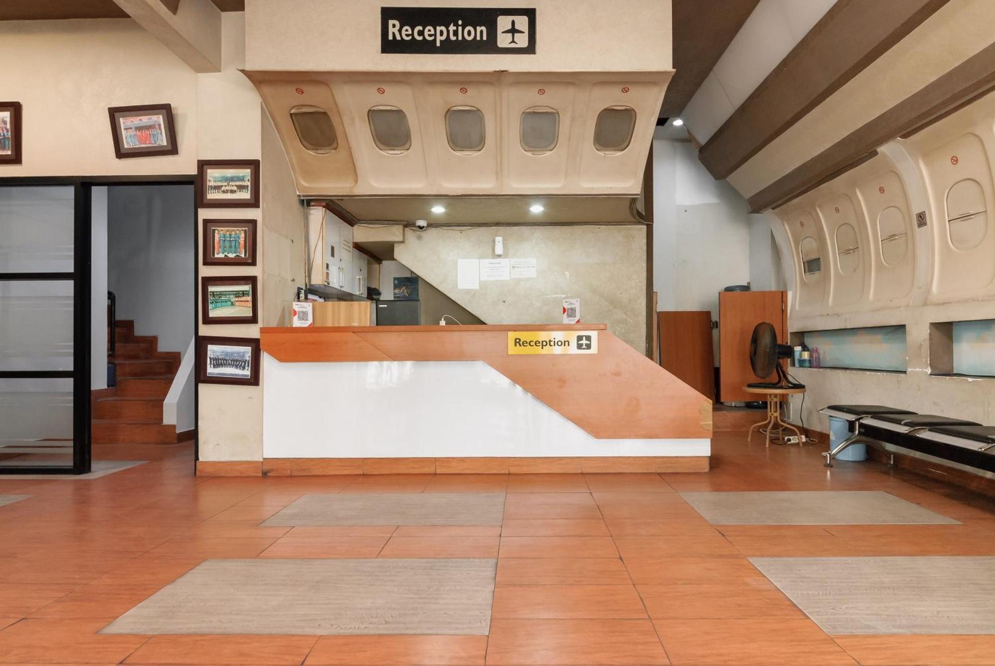 Reddoorz Near Mandaya Royal Hospital Puri Hotel Tangerang Kültér fotó